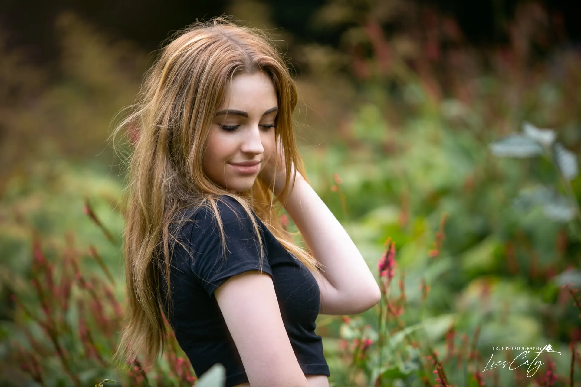 Park shoot met Nora  op een zomerse dag in Alkmaar foto