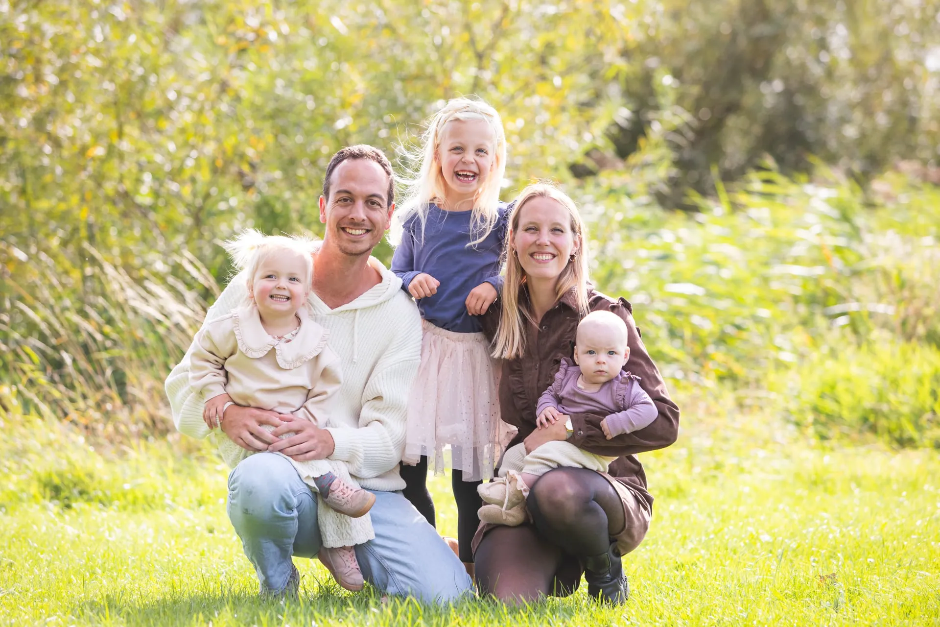 "Vijf Jaar Familiegeluk: Het Vastleggen van Groei, Liefde en Herinneringen" foto