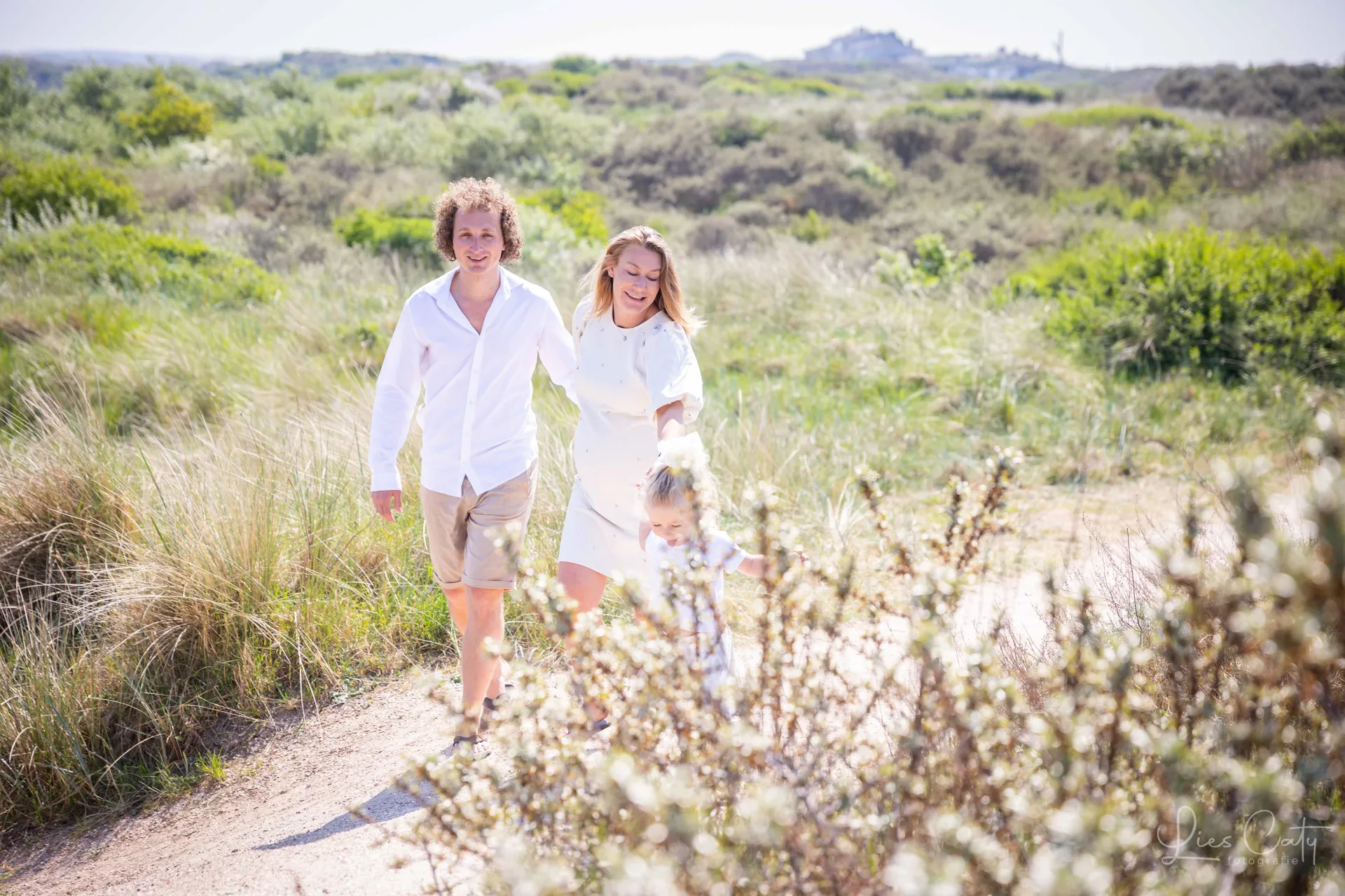 Zwangerschapsshoot met deze liefdevolle familie foto